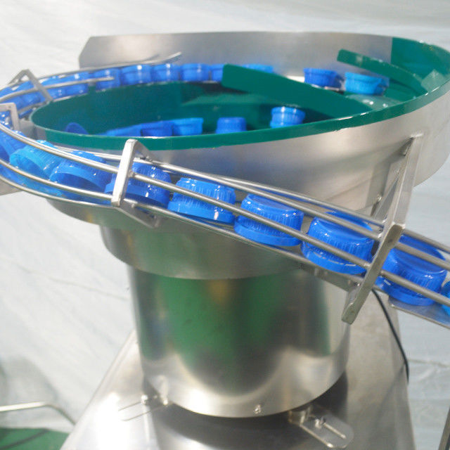 10L Plastikflaschenversiegelungsmaschine für 750 Eimer pro Stunde 5 Düsenfüllung und Etikettierung