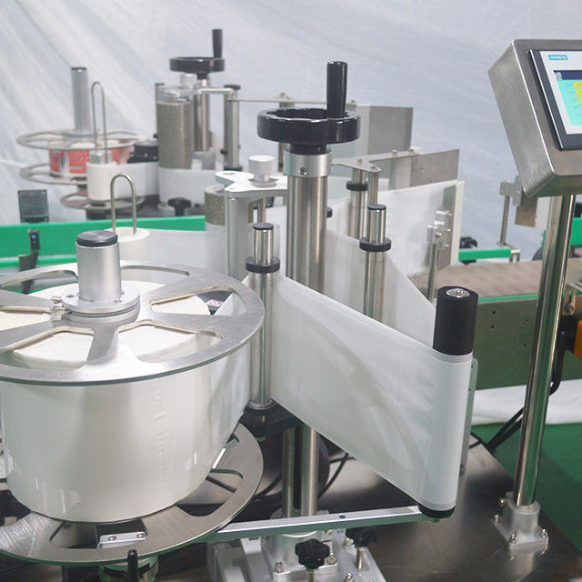 10L Plastikflaschenversiegelungsmaschine für 750 Eimer pro Stunde 5 Düsenfüllung und Etikettierung