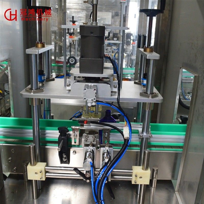 Vollautomatische Rotationsschraubverschlussmaschine für die Herstellung von Plastikflaschenverpackungen