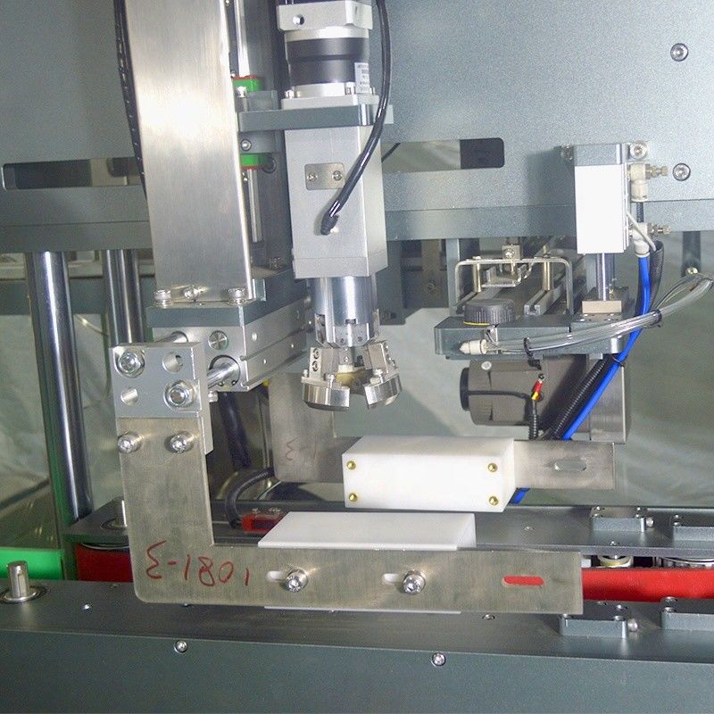 1-10L Flaschenfüllmaschine zum Versiegeln von Schmieröl Motoröl Motoröllösung in Produktionsanlagen