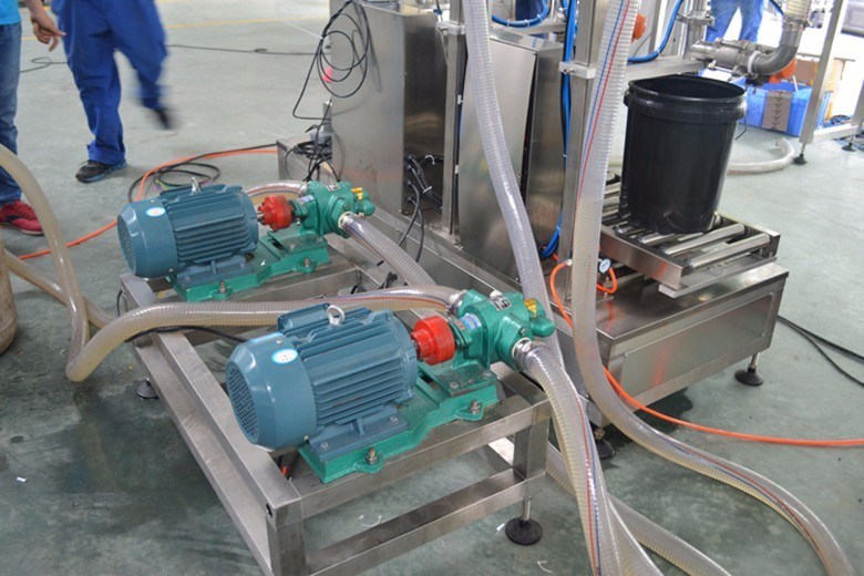 Erschwingliche 150 KG halbautomatische Füllmaschine mit Motor für Kernkomponenten