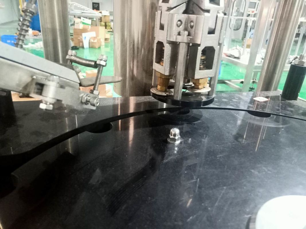 Vollautomatische Abdeckmaschine für Flaschen mit einem Durchmesser von 35-100 mm und 100-130 mm