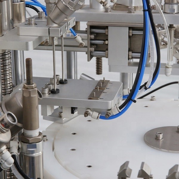 1000BPH CE-zertifizierte Gel Reagenzien Spritzen 2 Kopf Füllmaschine für CE-Zertifikat