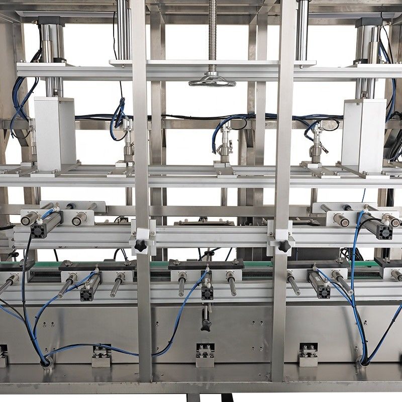 Papierverpackungsmaterial 5 Düse Automatische Flüssigkeitsfüllmaschine für chemische Produkte
