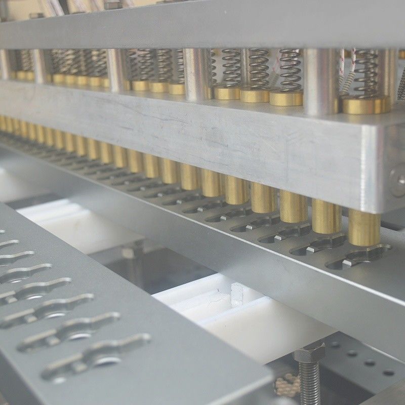 Elektrische automatische chemische Test-Kit-Erkennung Reagenzfüll-und Versiegelungsmaschine mit 13000BPH Kapazität