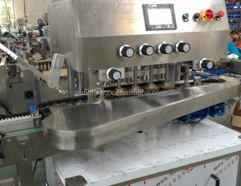 Lebensmittelgeschäft Hochgeschwindigkeits-automatische Plastikflaschenverschlussmaschine für die Produktion