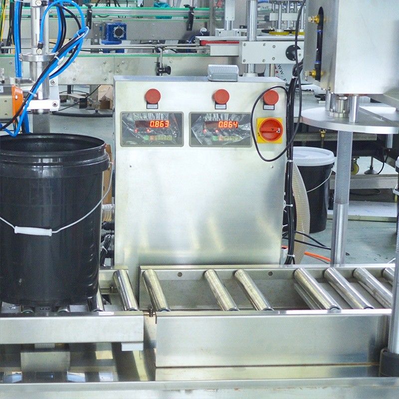 2-köpfige halbautomatische Füllmaschine für Flüssigkeit/Öl/Schmiermittel/Chemikalien 5-50L